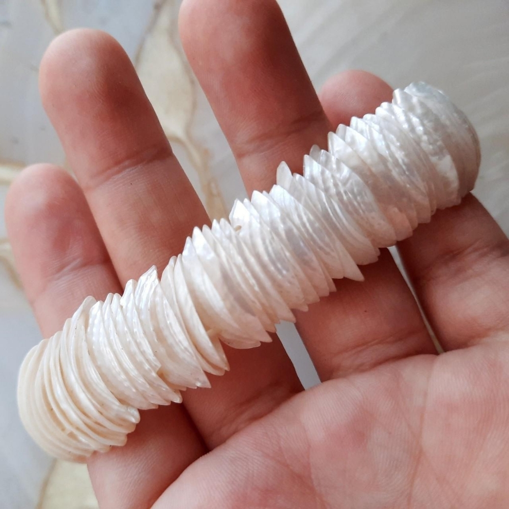Handmade Shell Bracelet - Picture 2 of 3
